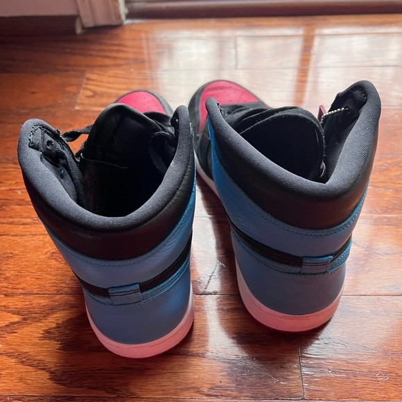 Nike Air Jordan 1 High OG "UNC to Chicago" women's sneakers. - Picture 5 of 10